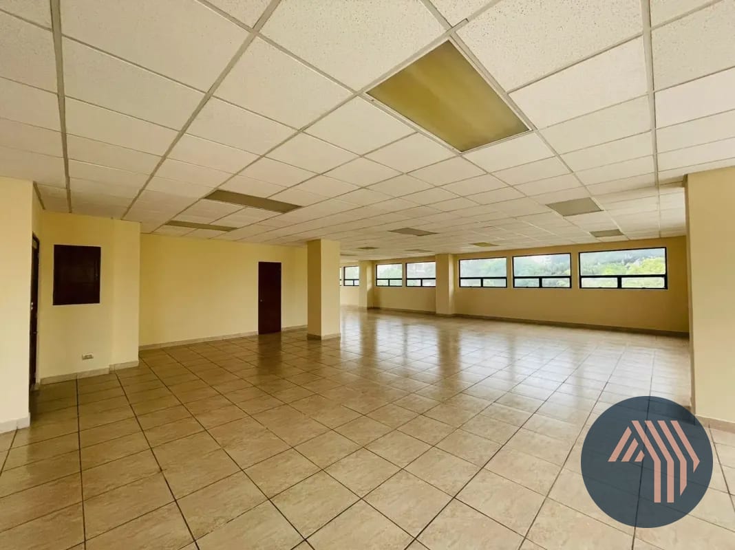 ALQUILER DE CÉNTRICAS OFICINAS - EDIFICIO CONDESA, ZONA 13 — Oficina en Alquiler en Zona 13, Guatemala, Ciudad — foto 4 de 10