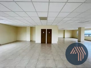ALQUILER DE CÉNTRICAS OFICINAS - EDIFICIO CONDESA, ZONA 13 — Oficina en Alquiler en Zona 13, Guatemala, Ciudad — miniatura 8 de 10