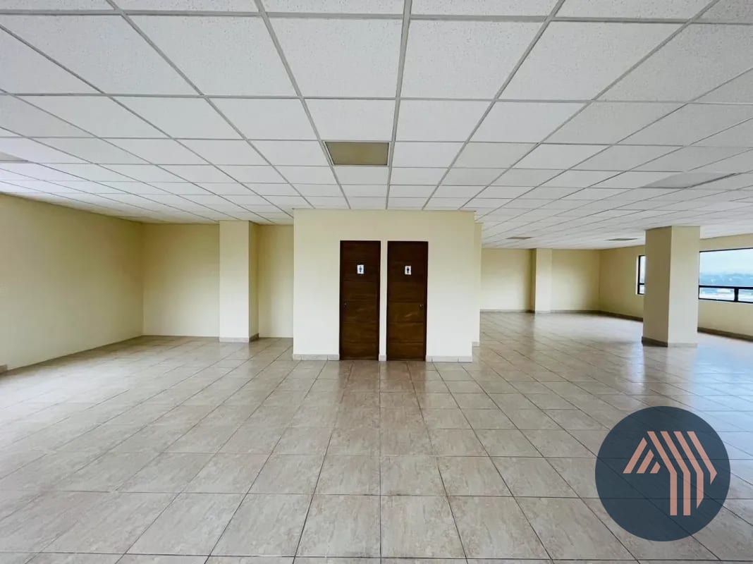 ALQUILER DE CÉNTRICAS OFICINAS - EDIFICIO CONDESA, ZONA 13 — Oficina en Alquiler en Zona 13, Guatemala, Ciudad — foto 8 de 10