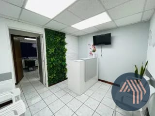 ALQUILER DE CLINICA AMUEBLADA - SANTA CLARA, ZONA 10 — Oficina en Alquiler en Zona 10, Guatemala, Ciudad — miniatura 1 de 6