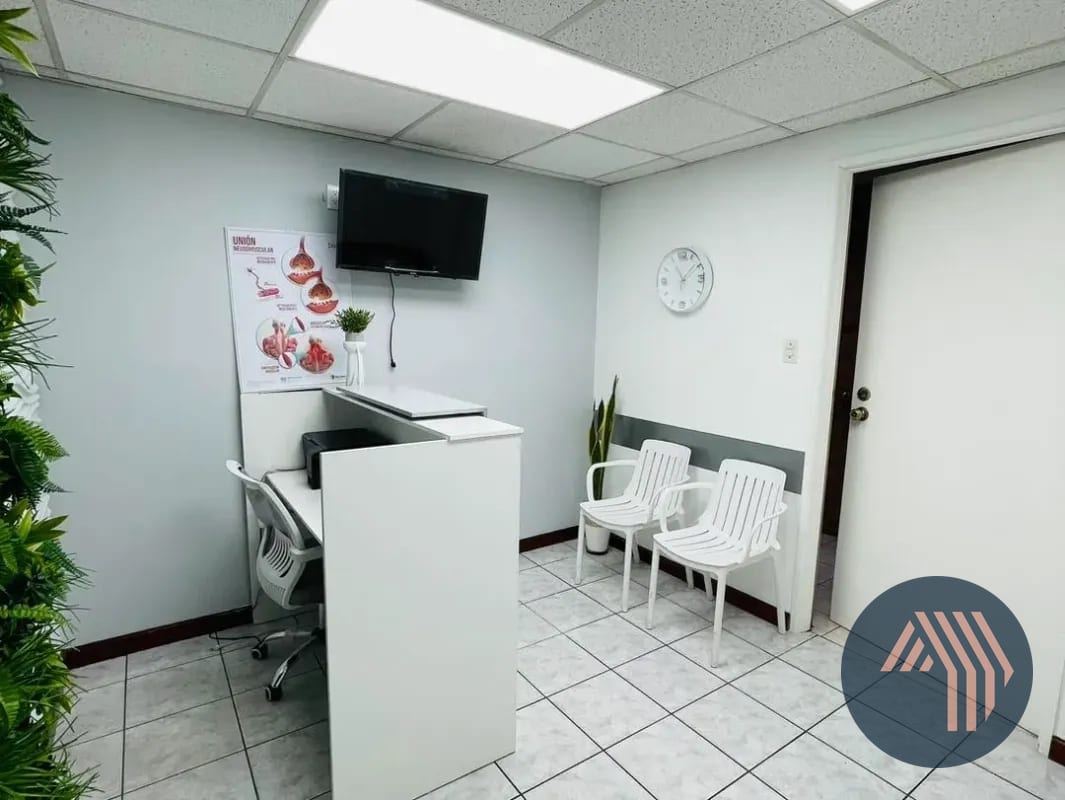 ALQUILER DE CLINICA AMUEBLADA - SANTA CLARA, ZONA 10 — Oficina en Alquiler en Zona 10, Guatemala, Ciudad — foto 6 de 6
