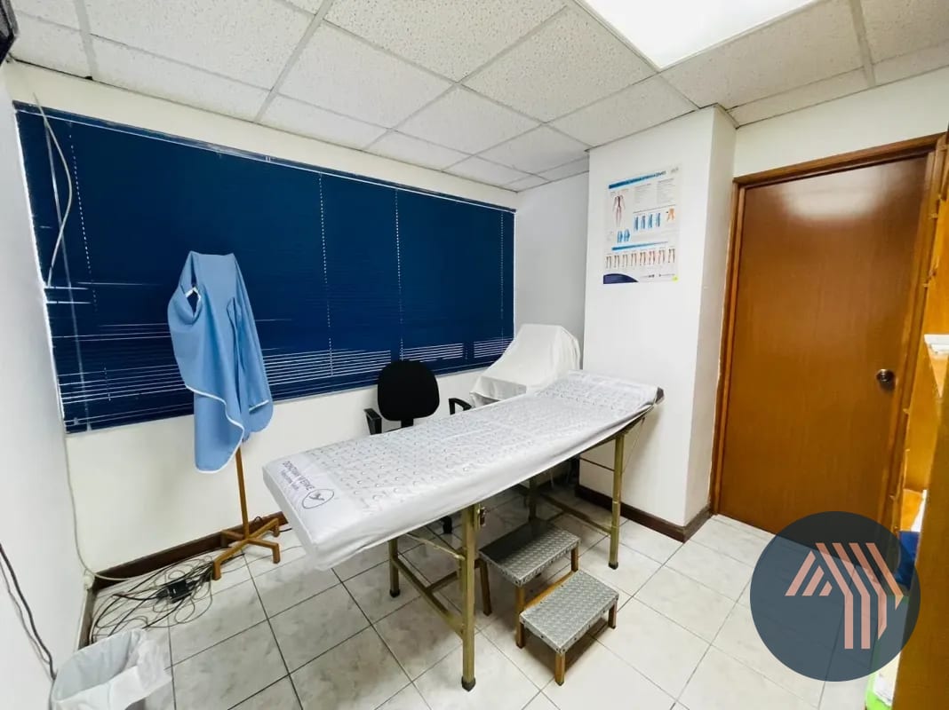 ALQUILER DE CLINICA AMUEBLADA - SANTA CLARA, ZONA 10 — Oficina en Alquiler en Zona 10, Guatemala, Ciudad — foto 3 de 6