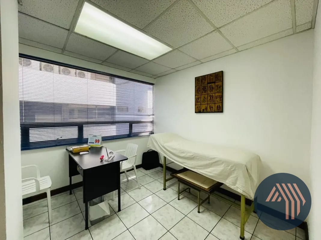 ALQUILER DE CLINICA AMUEBLADA - SANTA CLARA, ZONA 10 — Oficina en Alquiler en Zona 10, Guatemala, Ciudad — foto 5 de 6