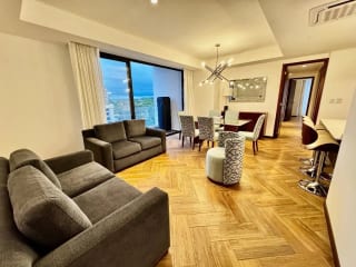 Apartamento amueblado 3 dormitorios y cuarto de servicios, zona 10 — Apartamento en Alquiler en Zona 10, Guatemala, Ciudad — miniatura 14 de 14