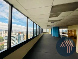 ALQUILER DE AMPLIA OFICINA PENTHOUSE 829MT2 - MURANO, ZONA 10 — Oficina en Alquiler en Murano Center, Zona 10, Guatemala, Ciudad — miniatura 8 de 16