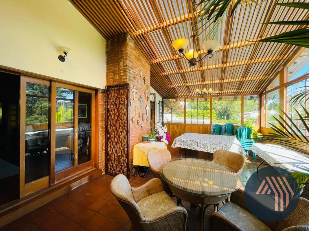 VENTA DE AMPLIA CASA - LOMAS DE SAN RAFAEL, KM 16 CES — Casa en Venta en Lomas de San Rafael, Carretera a El Salvador, Guatemala, Ciudad — foto 8 de 10