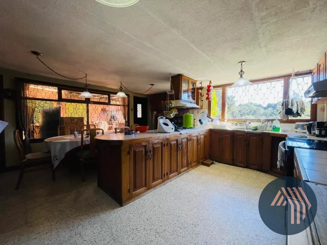 VENTA DE AMPLIA CASA - LOMAS DE SAN RAFAEL, KM 16 CES — Casa en Venta en Lomas de San Rafael, Carretera a El Salvador, Guatemala, Ciudad — foto 5 de 10