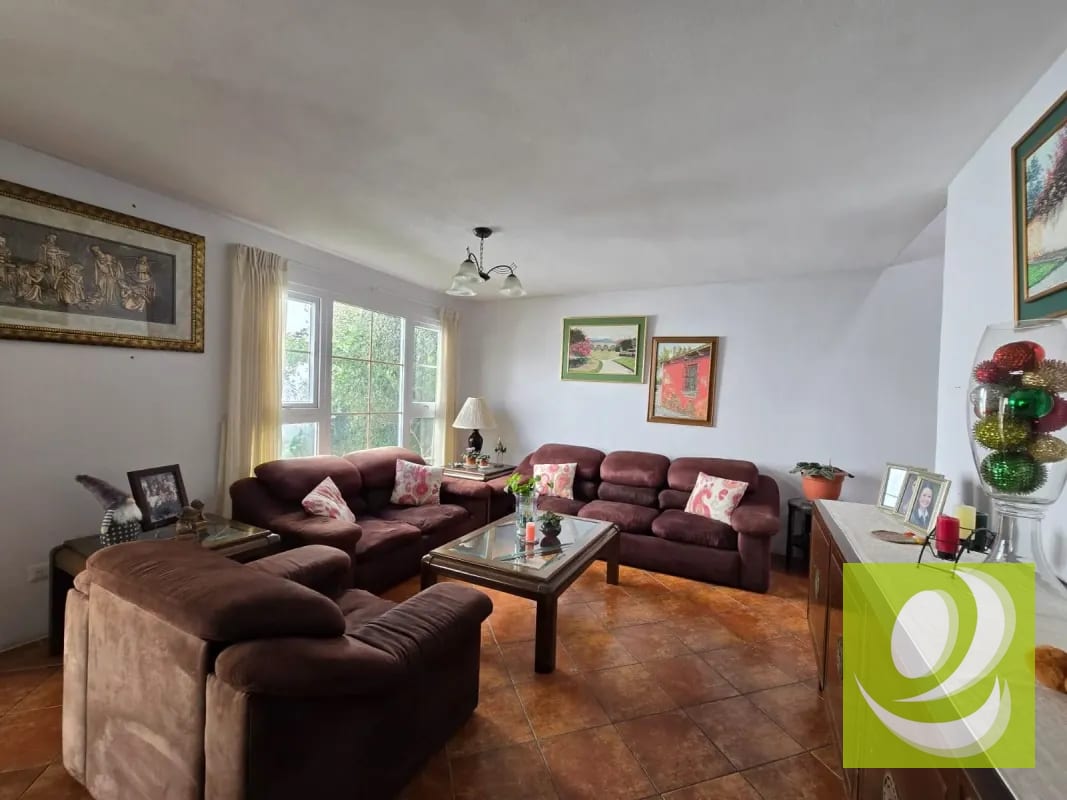 EN VENTA CASA EN JARDINES DE ARRAZOLA CERCA DE LA U — Casa en Venta en San José Pinula, Guatemala, Ciudad — foto 2 de 9