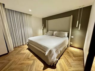 Apartamento en venta amueblado 3 dormitorios y cuarto de servicios, zona 10 — Apartamento en Venta en Zona 10, Guatemala, Ciudad — miniatura 3 de 14
