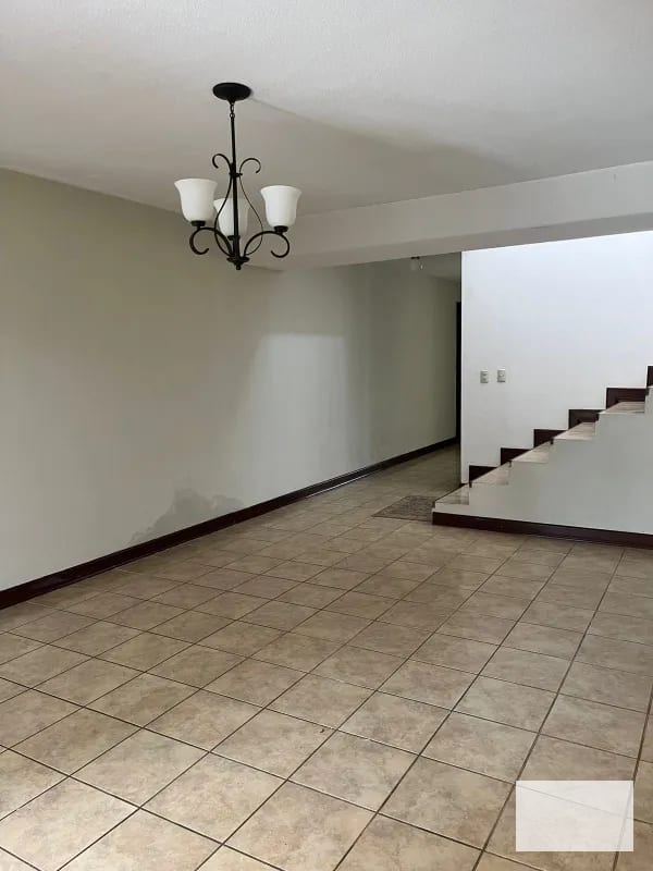 Casa 3 dormitorios en venta La Fontana II CAES — Casa en Venta en La Fontana II, Carretera a El Salvador, Guatemala, Ciudad — foto 2 de 12