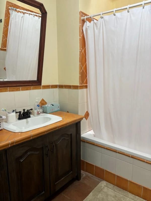 ALQUILER CASA AMUEBLADA A POCOS PASOS DEL CASCO DE ANTIGUA — Casa en Alquiler en Antigua, Sacatepéquez — foto 12 de 15