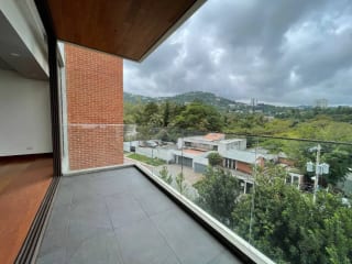Apartamento Renta Zona 15 VH2, Edificio Boutique, de 3 Dormitorios y Dormitorio de Servicio — Apartamento en Alquiler en Zona 15, Guatemala, Ciudad — miniatura 2 de 12