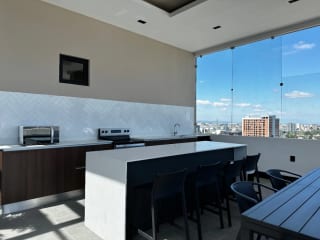 BONADIEZ, Z10. Apartamento amueblado y equipado en renta — Apartamento en Alquiler en Bonadiez, Zona 10, Guatemala, Ciudad — miniatura 4 de 13
