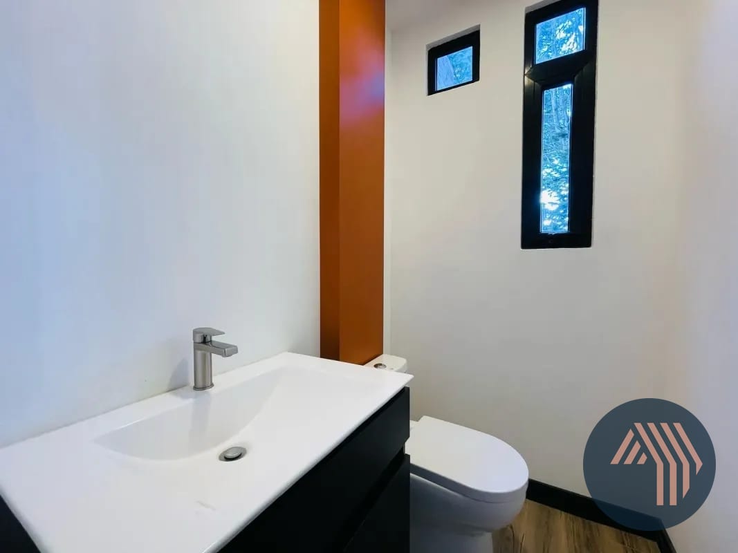 VENTA DE MODERNA CASA - SAN ANTONIO, KM 16 CARR. SALVADOR — Casa en Venta en San Antonio, Carretera a El Salvador, Guatemala, Ciudad — foto 5 de 16