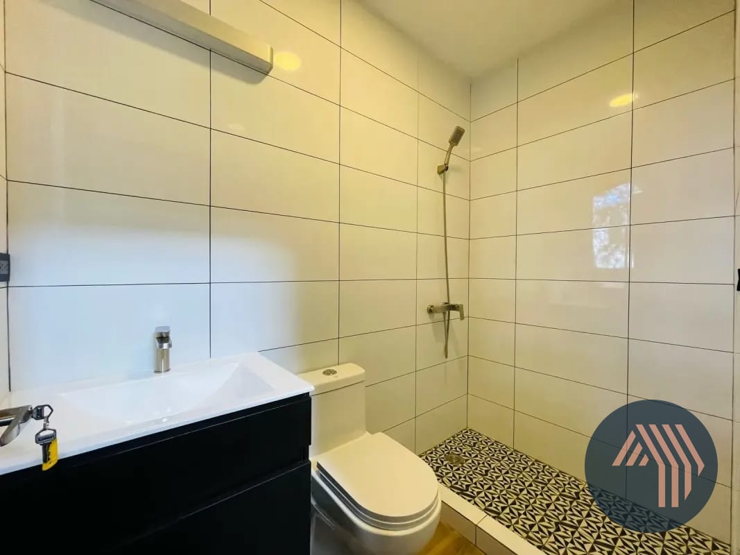 VENTA DE MODERNA CASA - SAN ANTONIO, KM 16 CARR. SALVADOR — Casa en Venta en San Antonio, Carretera a El Salvador, Guatemala, Ciudad — foto 14 de 16