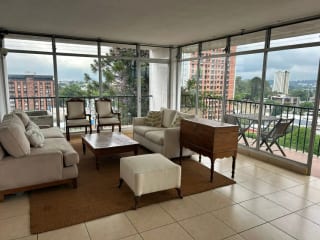 Se Vende/Alquila Apto. en Edificio Ciudad Vieja, Zona 10. — Apartamento en Venta en Ciudad Vieja, Zona 10, Guatemala, Ciudad — miniatura 1 de 7