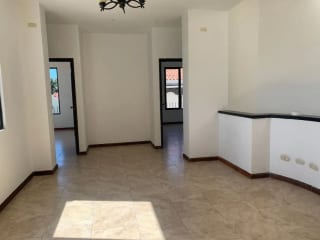 BONITA Y AMPLIA DE CASA 2 NIVELES EN LAZOS DE FRAIJANES — Casa en Venta en Lazos de Fraijanes, Carretera a El Salvador, Guatemala, Ciudad — miniatura 7 de 11