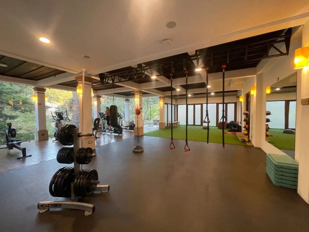 APARTAMENTO AMPLIO  RENTA MUXBAL CONDOMINIO ALBEREDA DE LA ESPAÑOLA 300 MTS2~3 DORMITORIOS, SALA FAMILIAR ~ DORMITORIO DE SERVICIO 2 PARQUEOS $2,500 (NO SE ACEPTAN MASCOTAS) — Apartamento en Alquiler en Muxbal, Guatemala, Ciudad — foto 4 de 12