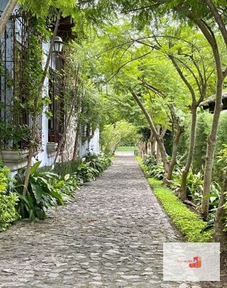 Casita en Antigua / amueblada — Casa en Alquiler en Antigua, Sacatepéquez — miniatura 1 de 17
