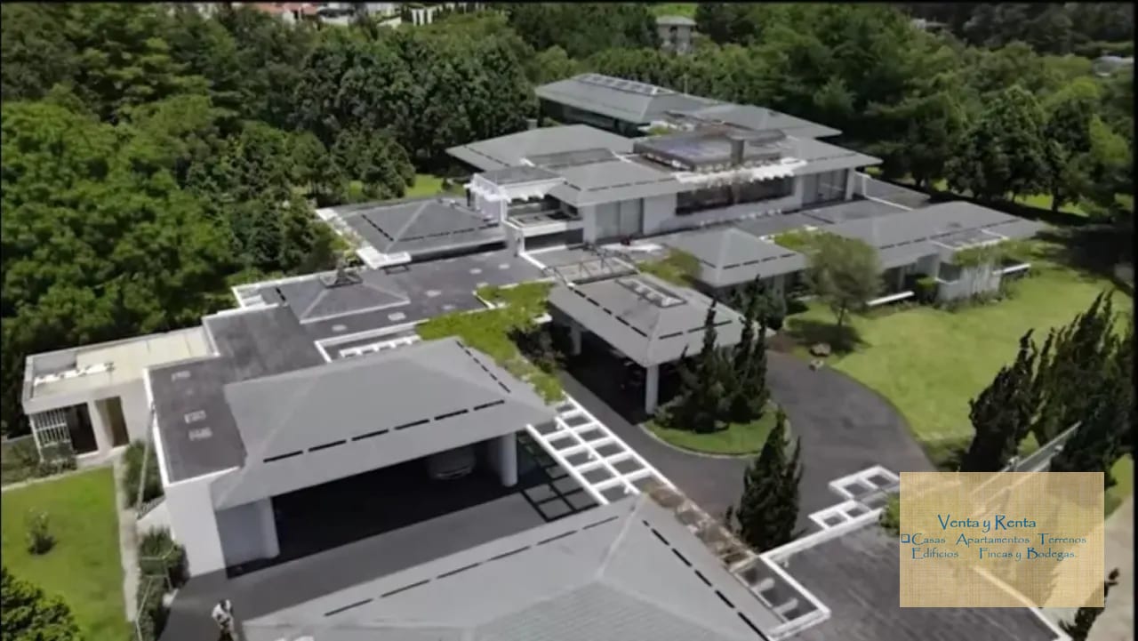 Bella Mansión Con Helipuerto Sausalito Fraijanes — Casa en Venta en Sausalito, Carretera a El Salvador, Guatemala, Ciudad — foto 2 de 12
