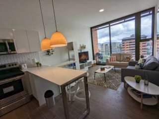 *Apartamento en Venta completamente Equipado y Decorado en Edificio Diagoseis zona 10* — Apartamento en Venta en Diagoseis, Zona 10, Guatemala, Ciudad — miniatura 1 de 15