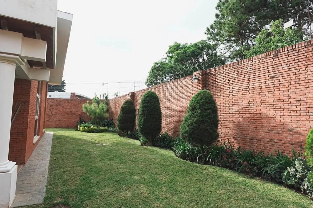 Vendo Exclusiva Casa en Villas del Pinar Km.19.4 Carretera a El Salvador — Casa en Venta en Villas del Pinar, Carretera a El Salvador, Guatemala, Ciudad — foto 8 de 17