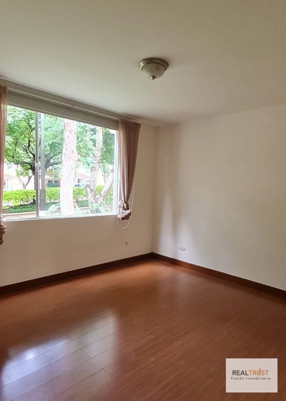 VENDO CASA EN PORTAL DEL BOSQUE KM. 22 CARRETERA AL SALVADOR — Casa en Venta en Portal del Bosque, Carretera a El Salvador, Guatemala, Ciudad — foto 3 de 17