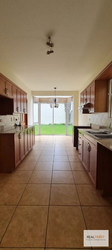 VENDO CASA EN PORTAL DEL BOSQUE KM. 22 CARRETERA AL SALVADOR — Casa en Venta en Portal del Bosque, Carretera a El Salvador, Guatemala, Ciudad — foto 1 de 17