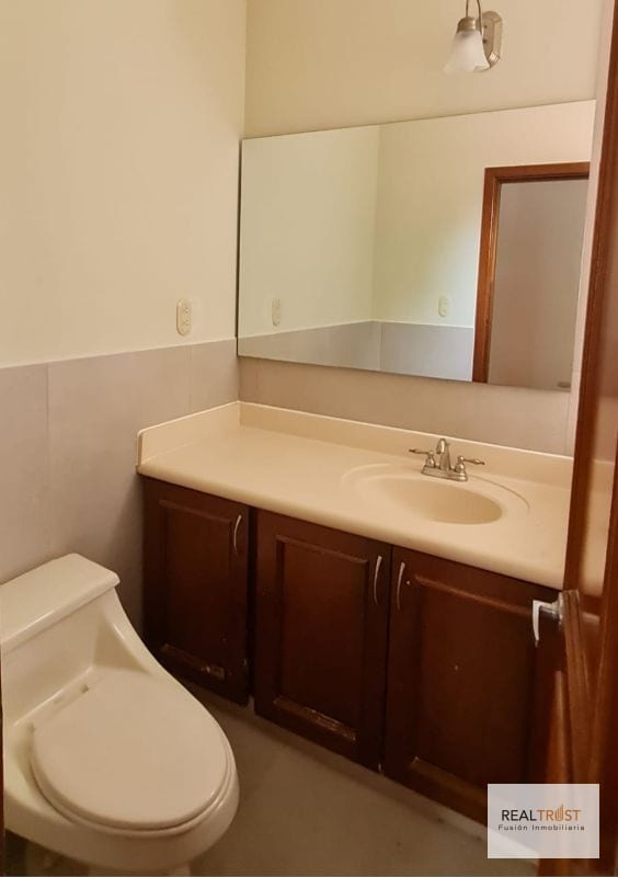 VENDO CASA EN PORTAL DEL BOSQUE KM. 22 CARRETERA AL SALVADOR — Casa en Venta en Portal del Bosque, Carretera a El Salvador, Guatemala, Ciudad — foto 9 de 17
