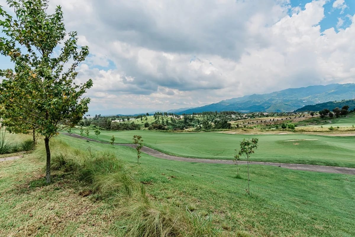 Terreno en venta con vistas premium en El Pulté Golf, zona 16 — Terreno en Venta en El Pulté Golf, Zona 16, Guatemala, Ciudad — foto 4 de 9