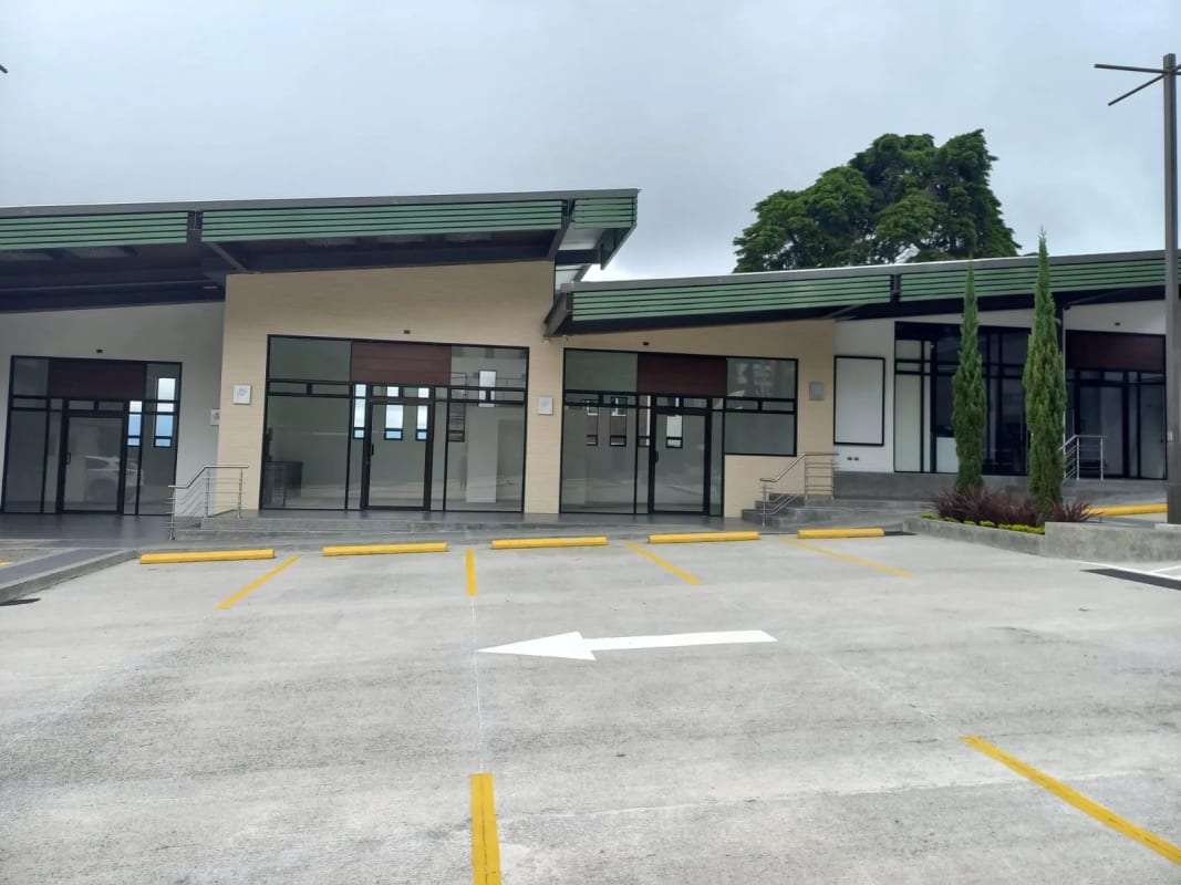 Local en renta para negocio de conveniencia! Plaza Senderos zona 16 — Local en Alquiler en Zona 16, Guatemala, Ciudad — foto 4 de 4