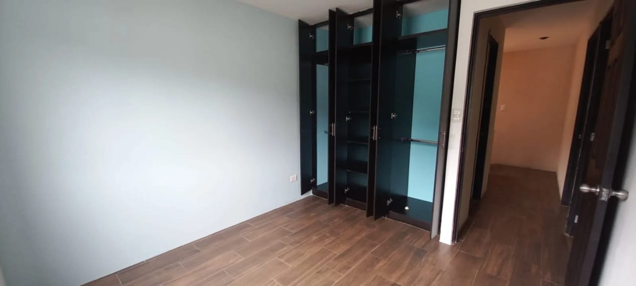 Linda y acogedora casa en Venta en Paseo Arrazola (CAES) — Casa en Venta en Carretera a El Salvador, Guatemala, Ciudad — foto 8 de 15