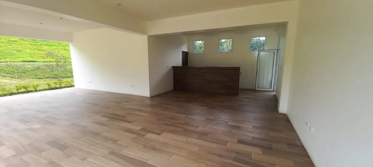 Linda y acogedora casa en Venta en Paseo Arrazola (CAES) — Casa en Venta en Carretera a El Salvador, Guatemala, Ciudad — foto 4 de 15