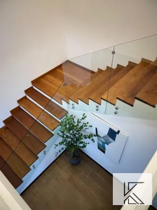 Moderno y Lujoso Penthouse en el Edificio Milenia, zona 10 — Apartamento en Venta en Milenia, Zona 10, Guatemala, Ciudad — miniatura 9 de 11