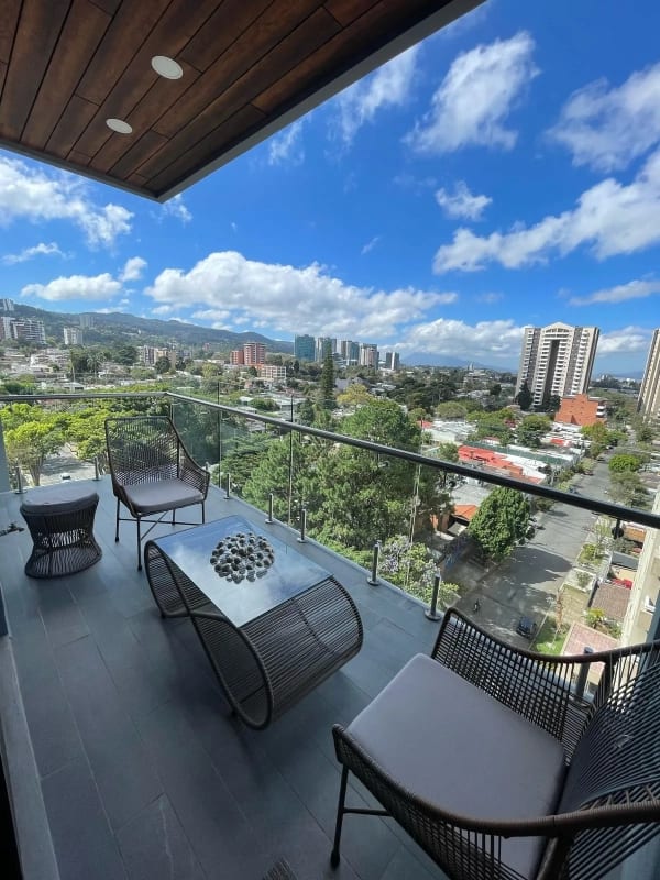 Apartamento Renta Edificio Vhista 2 Dormitorio, 1 Parqueo tánde114MTS2, Balcón amplio — Apartamento en Alquiler en Zona 15, Guatemala, Ciudad — foto 1 de 10