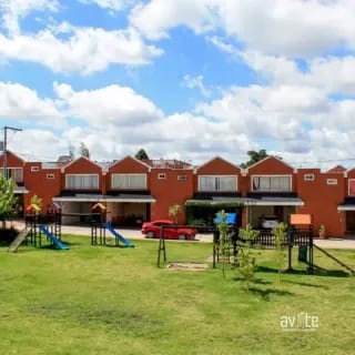 Cañadas del Naranjo, zona 4 de Mixco. Casa en venta Q1,900,000 — Casa en Venta en Montserrat II, Zona 4 Mixco, Guatemala, Ciudad — miniatura 8 de 17