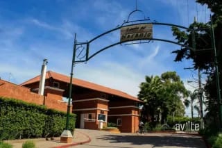 Cañadas del Naranjo, zona 4 de Mixco. Casa en venta Q1,900,000 — Casa en Venta en Montserrat II, Zona 4 Mixco, Guatemala, Ciudad — miniatura 1 de 17