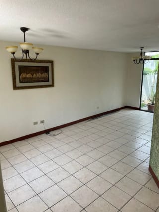 CASA EN VENTA En CASA GRANDE Km. 10 RUTA AL ATLANTICO — Casa en Venta en Carretera al Atlántico, Guatemala, Ciudad — miniatura 11 de 17