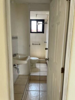 CASA EN VENTA En CASA GRANDE Km. 10 RUTA AL ATLANTICO — Casa en Venta en Carretera al Atlántico, Guatemala, Ciudad — miniatura 4 de 17