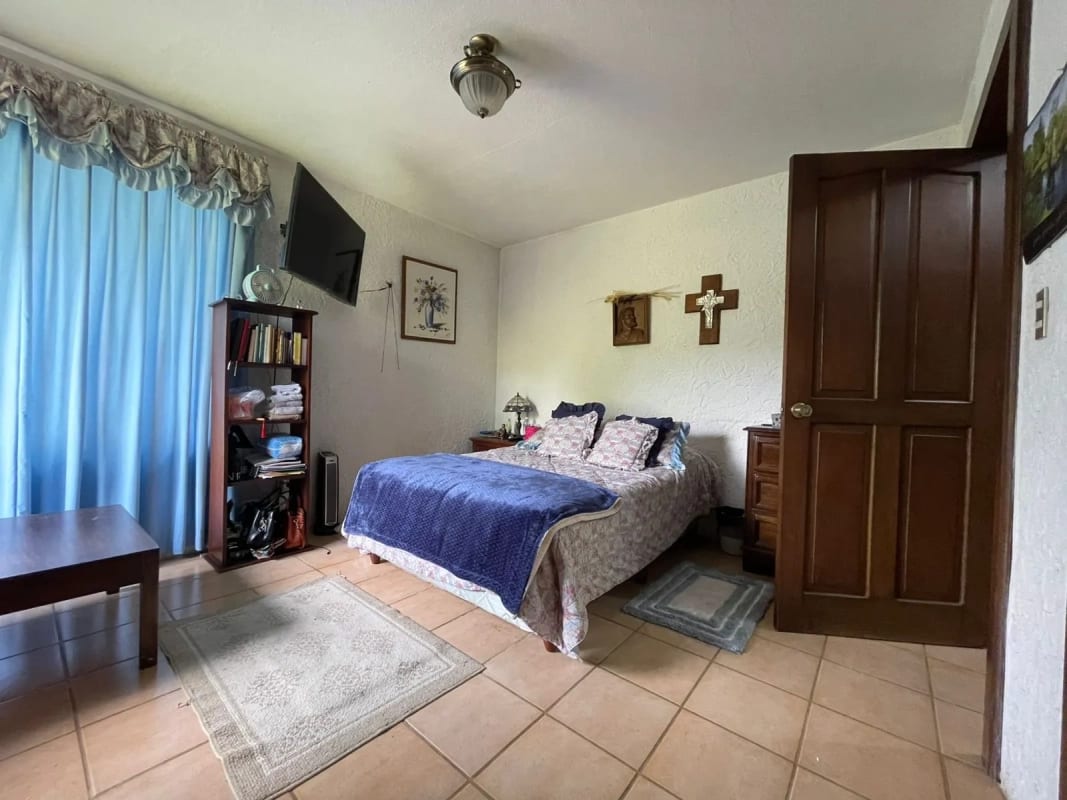 Amplia casa en venta en Muxbal — Casa en Venta en Muxbal, Guatemala, Ciudad — foto 8 de 17