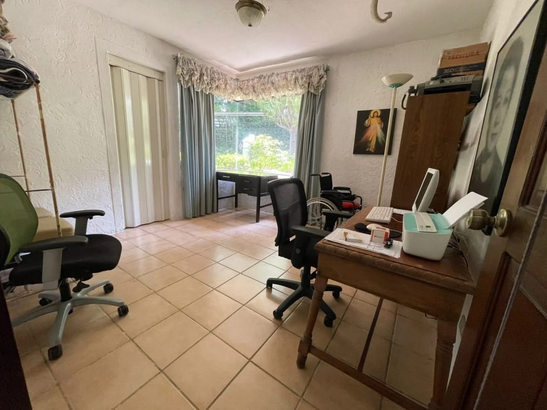 Amplia casa en venta en Muxbal — Casa en Venta en Muxbal, Guatemala, Ciudad — foto 7 de 17