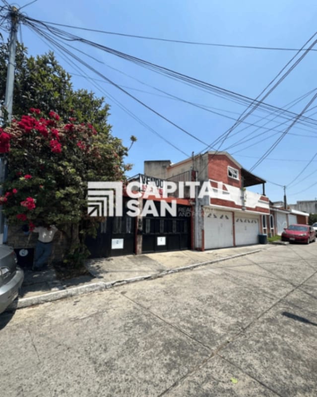 Casa en venta en San Cristóbal col Panorama de 6 habitaciones amplio jardín y apartamento independiente — Casa en Venta en *Otro / No especificar, Zona 8 Mixco, Guatemala, Ciudad — foto 1 de 11