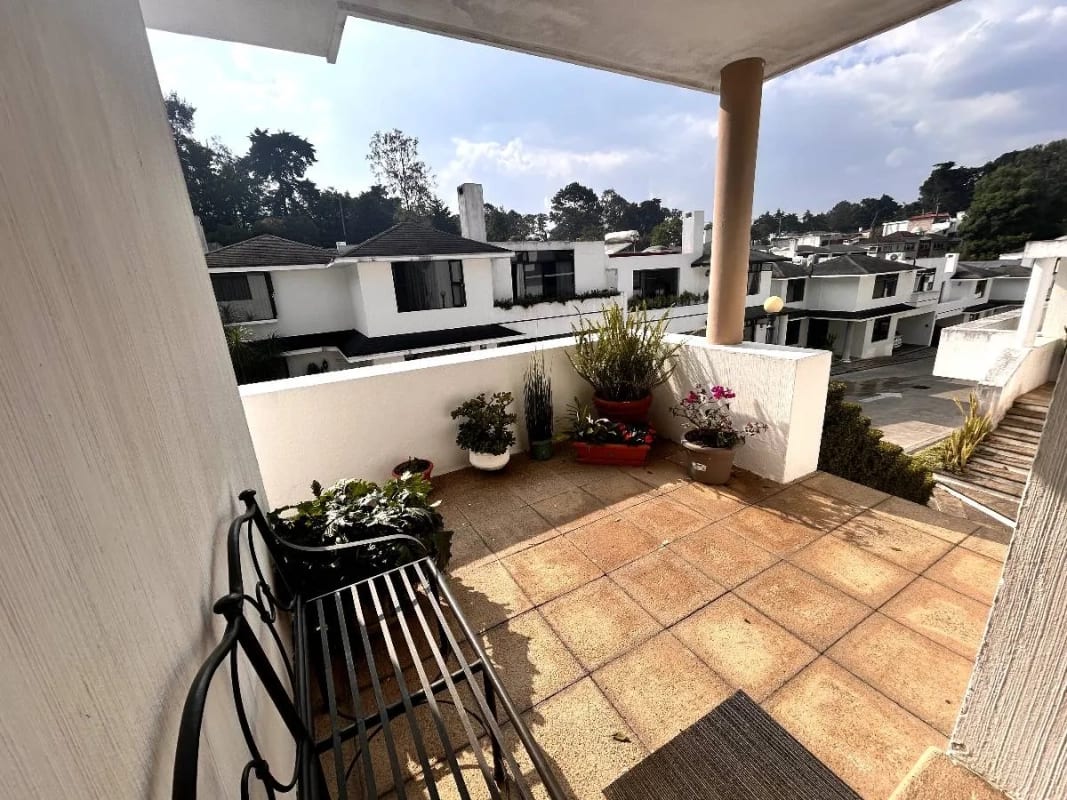 Casa en venta, Condominio La Laguna, Colonia Santa Rosalía, CAES — Casa en Venta en Santa Rosalia La Laguna, Carretera a El Salvador, Guatemala, Ciudad — foto 2 de 17