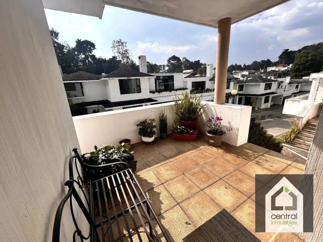 Casa en venta, Condominio La Laguna, Colonia Santa Rosalía, CAES — Casa en Venta en Santa Rosalia La Laguna, Carretera a El Salvador, Guatemala, Ciudad — foto 2 de 17