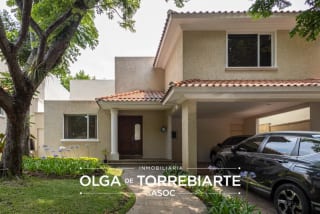 Casa en Condominio Portal de Bosque I — Casa en Venta en Portal del Bosque, Carretera a El Salvador, Guatemala, Ciudad — miniatura 1 de 17