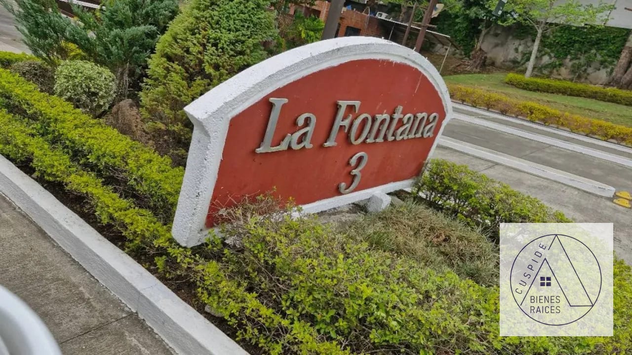 La Fontana km 25 Carr. Salvador se vende Casa — Casa en Venta en La Fontana III, Carretera a El Salvador, Guatemala, Ciudad — foto 2 de 10