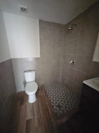 Vendo apartamento en zona 11 sobre la Roosevelt a la altura de centro españo — Apartamento en Alquiler en Zona 11, Guatemala, Ciudad — miniatura 6 de 8