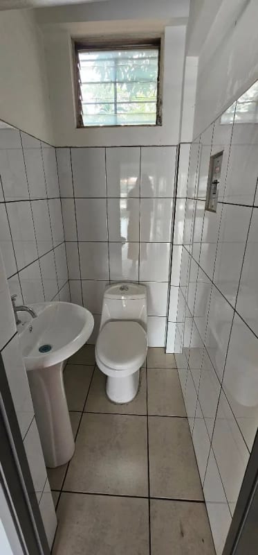 ALQUILER LOCAL COMERCIAL, en Calzada Aguilar Batres, Zona 11 — Local en Alquiler en Zona 11, Guatemala, Ciudad — foto 4 de 10