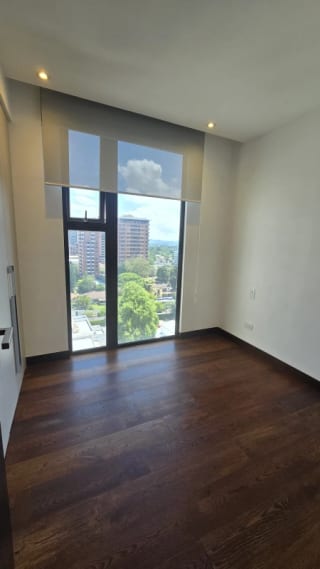 Se Alquila Apto. Edificio Vasanta, Zona 10. — Apartamento en Alquiler en Vasanta, Zona 10, Guatemala, Ciudad — miniatura 10 de 14