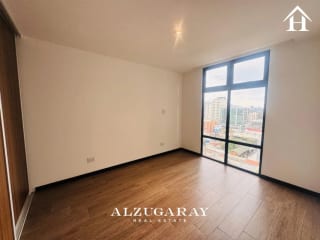 Apartamento con Jardín | 3 Hab. | Edificio en Zona 10 — Apartamento en Alquiler en Zona 10, Guatemala, Ciudad — miniatura 10 de 15